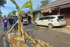 Drainase Tersumbat dan Bangunan Liar Diduga Jadi Penyebab Jalan Kanci-Sindanglaut Rusak