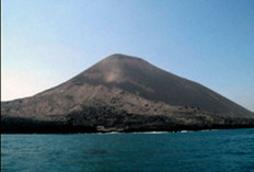 Aktivitas Vulkanik Meningkat, Gunung Anak Krakatau Resmi Naik ke Level III Siaga