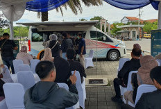 Gerai Penukaran Uang Baru Mulai Diserbu Warga Indramayu