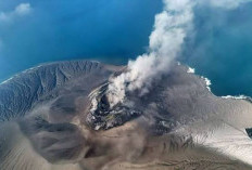 Gunung Anak Krakatau Erupsi, Kolom Abu Capai 250 Meter, Warga Diminta Jaga Jarak