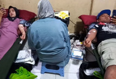 Ramadan Penuh Berkah, Pemdes Sumber Kidul Cirebon Bagi Takjil dan Gelar Donor Darah