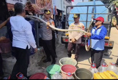 Kemarau Panjang, Warga Argasunya Cirebon Krisis Air hingga Harus Menempuh Jarak Jauh untuk Mencari Air