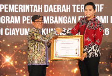 Pemkab Cirebon Raih Penghargaan Pemerintah Daerah Teraktif Penggerak Ekonomi Daerah 2026