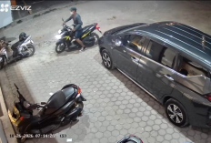 Tak Sampai Semenit! Maling Bermasker Bobol Motor Pasien Klinik Gigi di Tuparev Cirebon