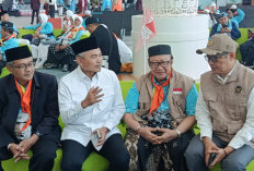 DPR RI Kawal Keberangkatan 441 Jemaah Haji Cirebon Kloter KJT 05