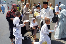 Jamaah Umrah Yayasan UGJ Cirebon Gelar Jumat Berkah di Makkah, Tinggalkan Jejak Kebaikan di Tanah Suci