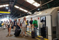 KAI Daop 3 Cirebon Catat Lonjakan Wisatawan Asing 13,8 Persen, Ini Rute dan Stasiun Favoritnya