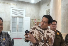 Aksi Demo Berujung Anarkis di Indramayu, Lucky Hakim: Fasilitas Umum Dirusak Harus Diganti!