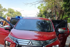 BREAKING NEWS: Diduga Serangan Jantung, Pengemudi Mobil Xpander Merah Kejang di Jl dr Cipto Kota Cirebon