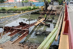 Rel Kereta Peninggalan Belanda di Cirebon Dibongkar, Aset Bersejarah Terancam Hilang