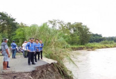 Jalan Nagrak-Lojikaum Putus Akibat Longsor, DPUTR Cirebon Segera Bangun Jalan Darurat