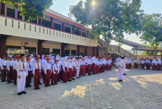 Jadi Pembina Upacara, Camat Harjamukti Titip Pesan Ini kepada Siswa SDIT Muhammadiyah
