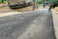 Warga Kecewa! Jalan Halimpu–Wangkelang Cirebon Ambrol Setelah Diperbaiki 