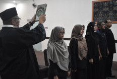 Lantik Jabatan Fungsional, Pemkot Cirebon Berkomitmen Mendorong ASN Tumbuh Melalui Jalur Karier Profesional