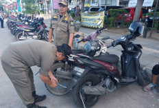 Satpol PP dan Dishub Tertibkan Parkir Liar di Depan CSB Mall Cirebon, 40 Motor dan 5 Jukir Diamankan