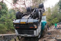 Rem Blong, Truk Tronton Terguling di Wilayah Tanjakan Plangon Cirebon