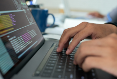 Bukan Cuma Prosesor dan RAM, Layar Tajam dan Keyboard Nyaman Juga Penting untuk Coding