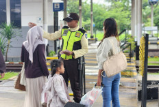 Mereka yang Tetap Bertugas di Hari Raya, Melayani Sepenuh Hati untuk Pelanggan KAI